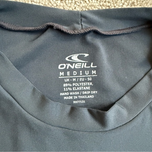 O'Neill Rash Guard - Picture 5 of 7